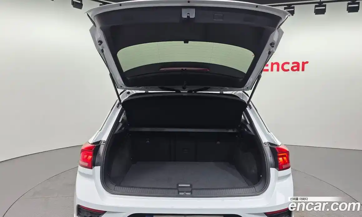 Volkswagen T-Roc 2022 2.0 Автомат в Москве № 215035, фото 12