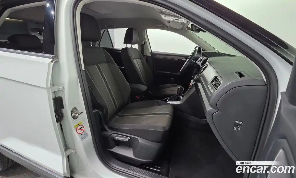 Volkswagen T-Roc 2022 2.0 Автомат в Москве № 215035, фото 5