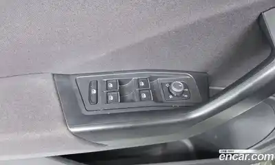 Volkswagen T-Roc 2022 2.0 Автомат в Москве № 215035, миниатюра 7