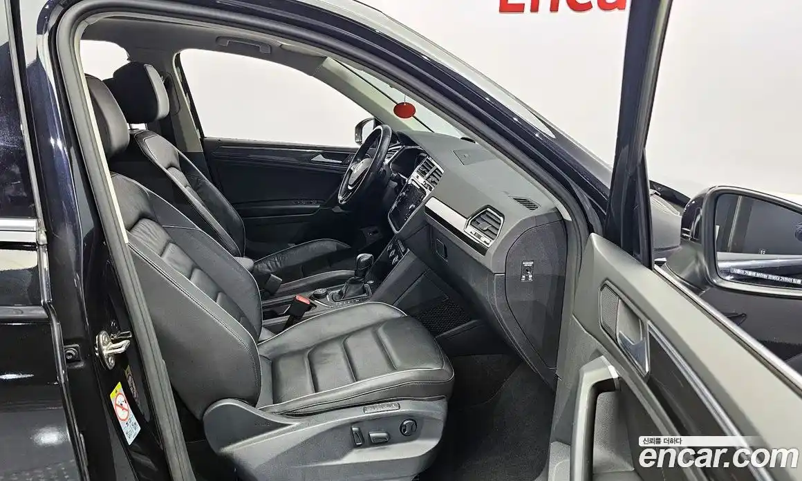 Volkswagen Tiguan 2020 2.0 Автомат в Москве № 215184, фото 18