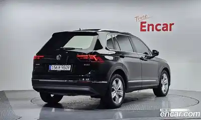 Volkswagen Tiguan 2020 2.0 Автомат в Москве № 215184, миниатюра 6