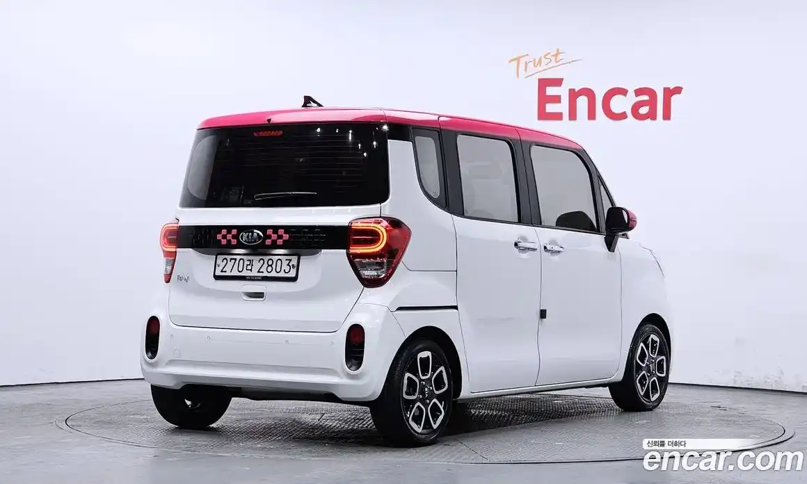 Kia Ray 2021 1.0 Автомат в Москве № 22449, фото 14