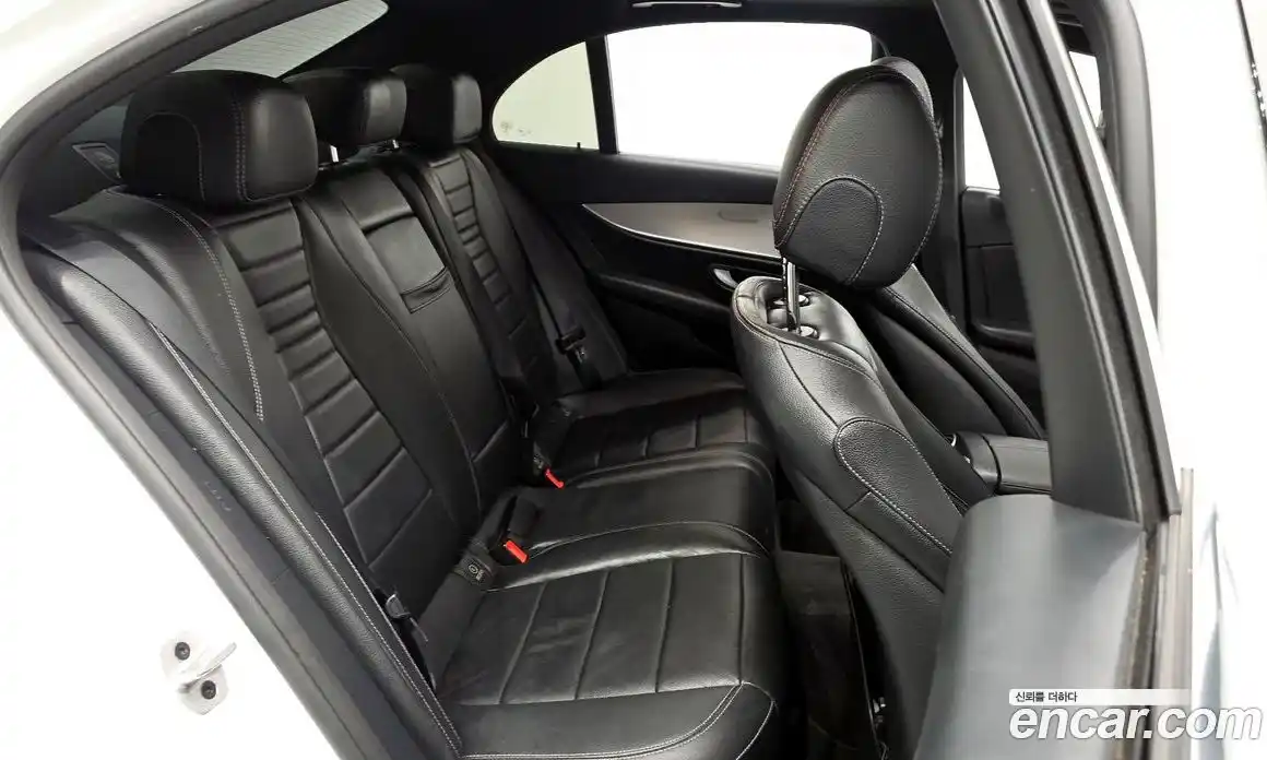 Mercedes-Benz E-Class 2021 2.0 Автомат в Москве № 224534, фото 12