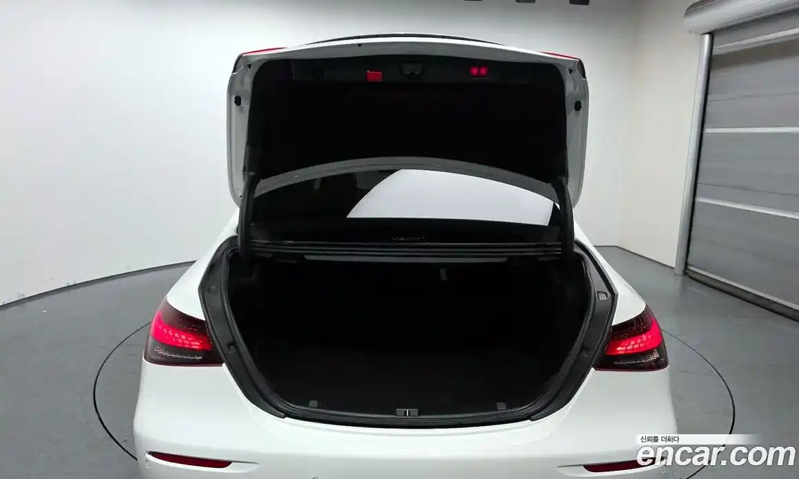 Mercedes-Benz E-Class 2021 2.0 Автомат в Москве № 224534, фото 20