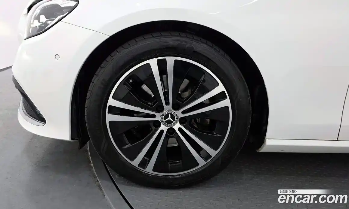 Mercedes-Benz E-Class 2021 2.0 Автомат в Москве № 224534, фото 5