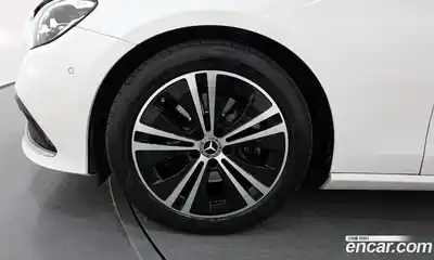 Mercedes-Benz E-Class 2021 2.0 Автомат в Москве № 224534, миниатюра 5