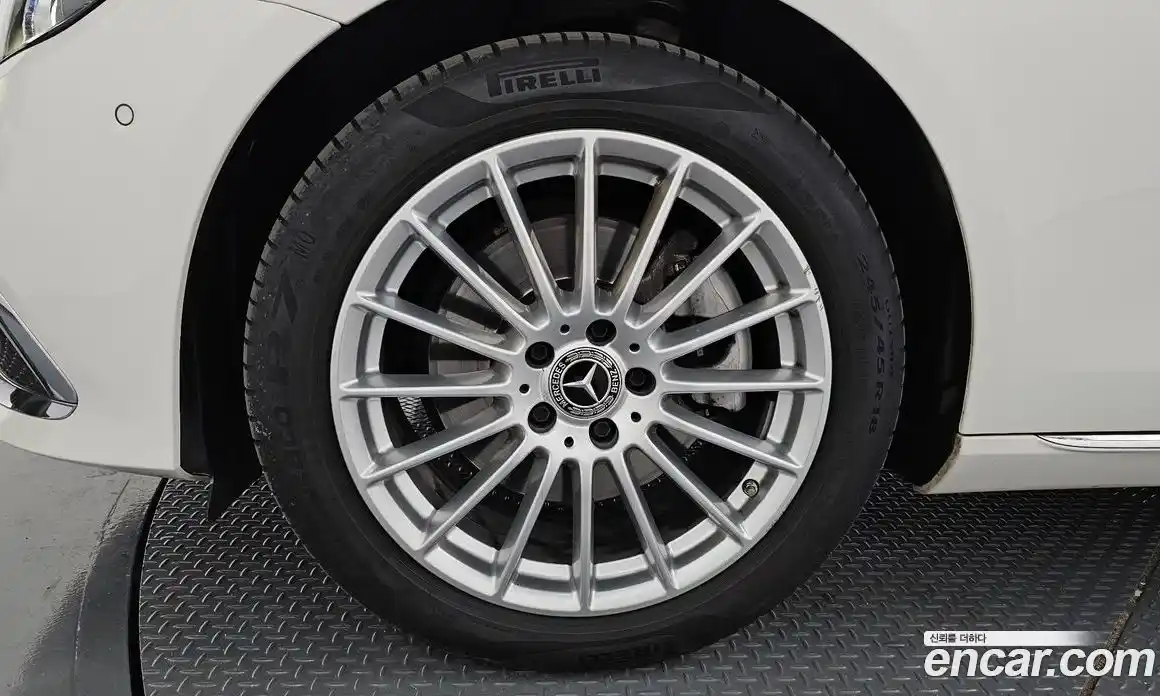 Mercedes-Benz E-Class 2022 2.0 Автомат в Москве № 224794, фото 11