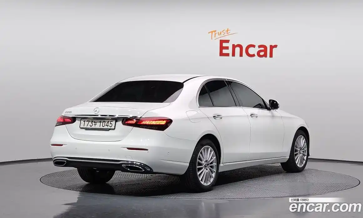 Mercedes-Benz E-Class 2022 2.0 Автомат в Москве № 224794, фото 17