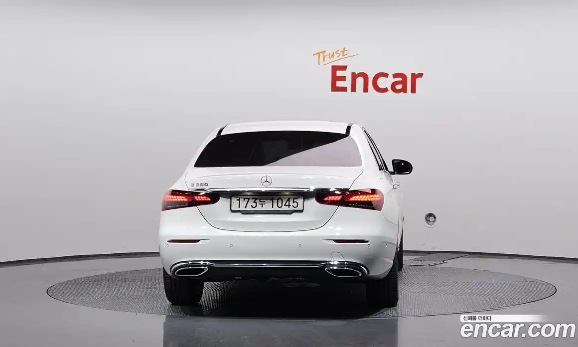 Mercedes-Benz E-Class 2022 2.0 Автомат в Москве № 224794, фото 20