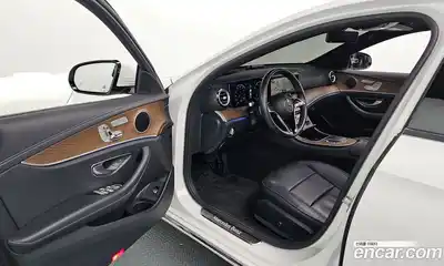 Mercedes-Benz E-Class 2022 2.0 Автомат в Москве № 224794, миниатюра 5