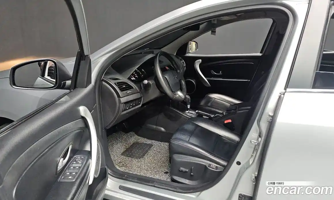 Renault SM3 2011 1.6 Автомат в Москве № 225958, фото 12