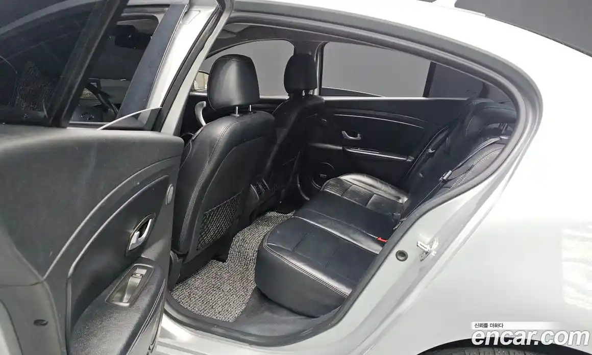 Renault SM3 2011 1.6 Автомат в Москве № 225958, фото 18