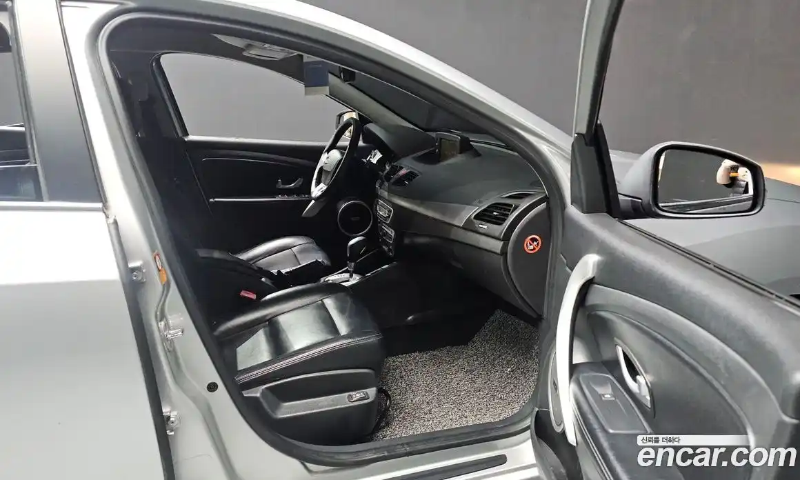 Renault SM3 2011 1.6 Автомат в Москве № 225958, фото 20