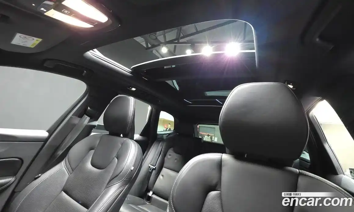 Volvo XC60 2022 2.0 Автомат в Москве № 230367, фото 12