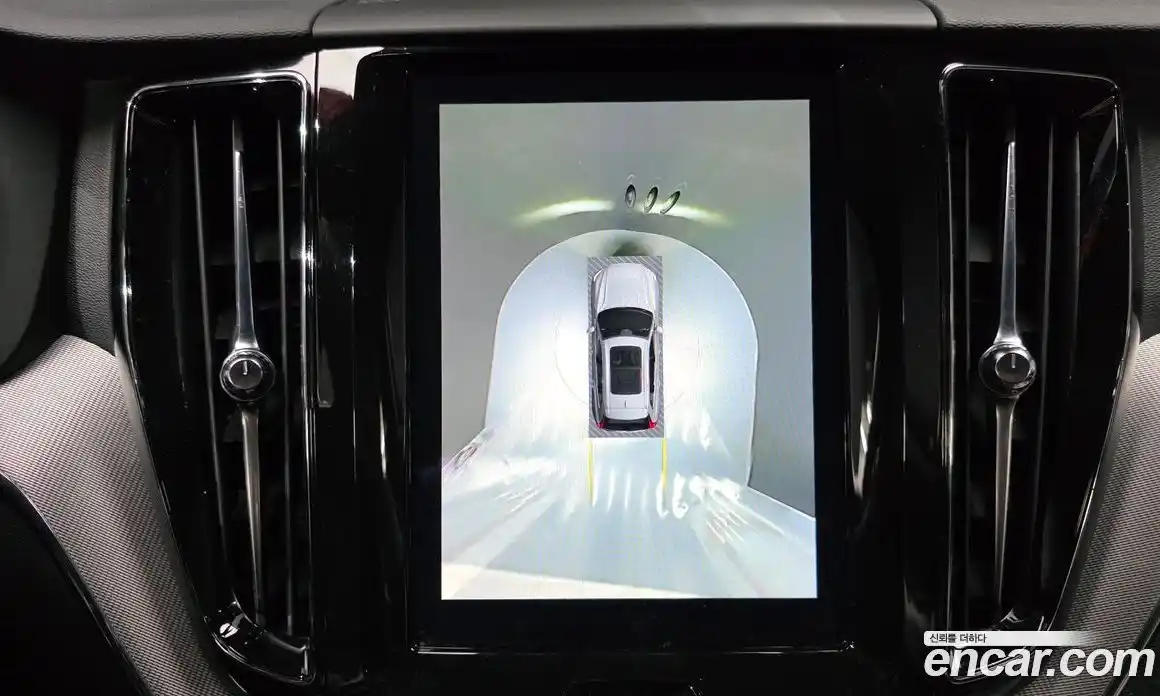 Volvo XC60 2022 2.0 Автомат в Москве № 230367, фото 16