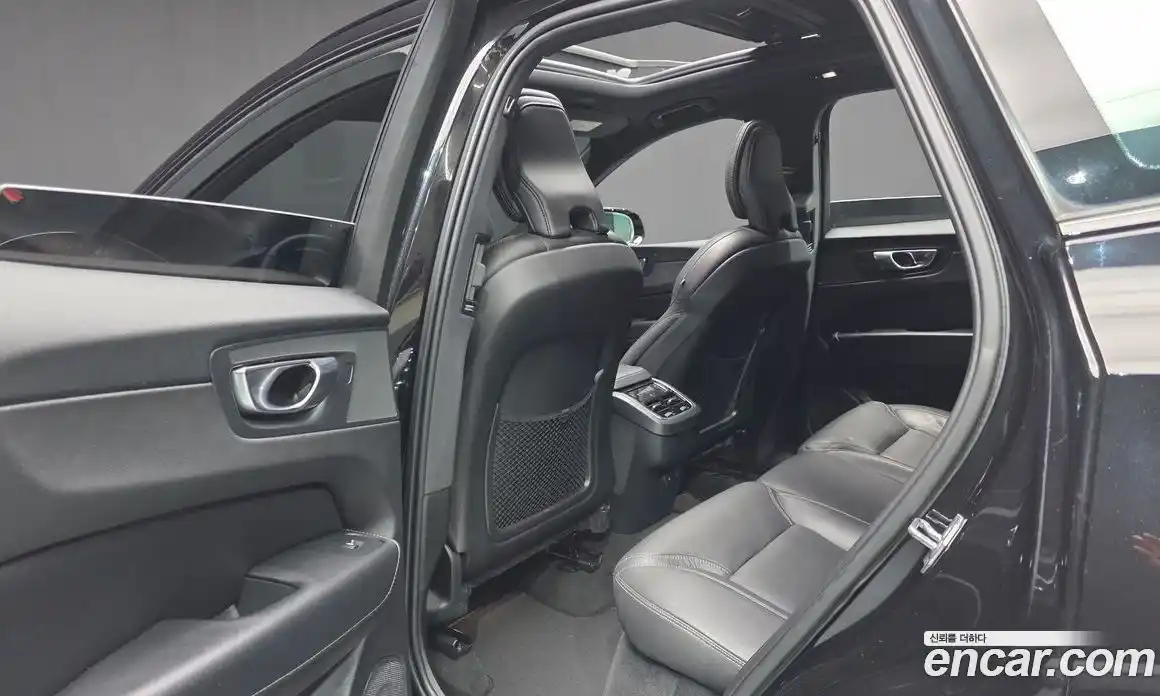 Volvo XC60 2022 2.0 Автомат в Москве № 230367, фото 17