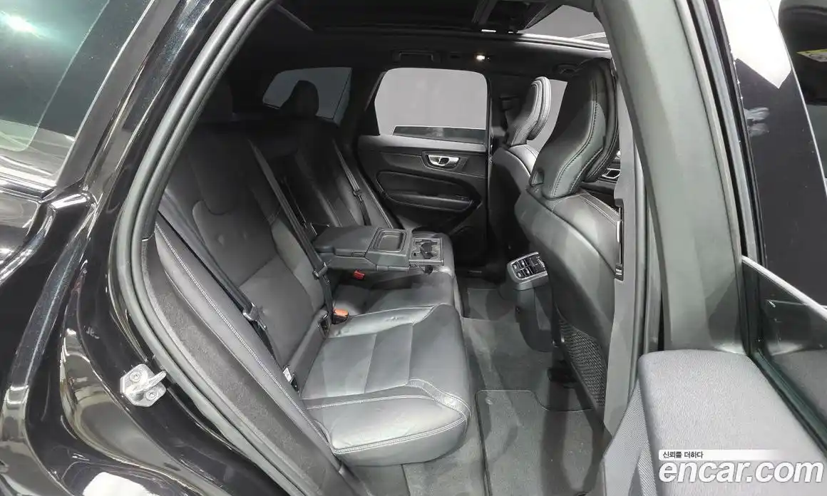 Volvo XC60 2022 2.0 Автомат в Москве № 230367, фото 19