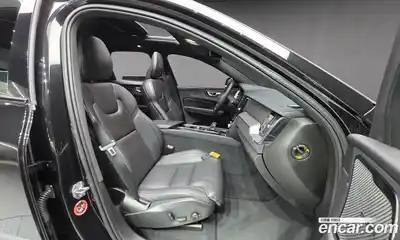 Volvo XC60 2022 2.0 Автомат в Москве № 230367, миниатюра 10