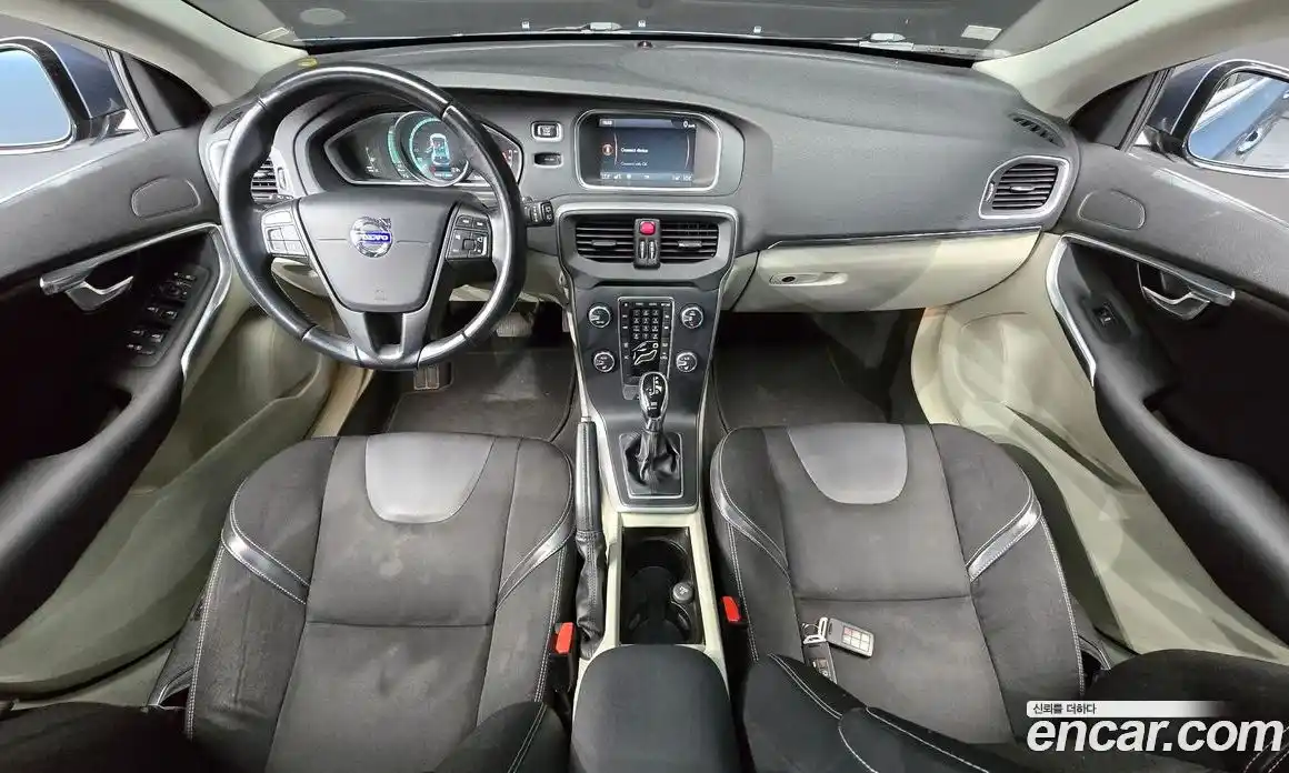 Volvo V40 2014 1.6 Автомат в Москве № 230682, фото 14