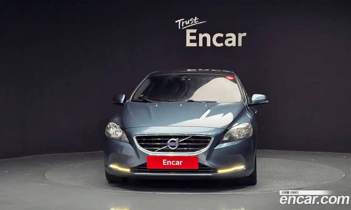 Volvo V40 2014 1.6 Автомат в Москве № 230682, фото 16