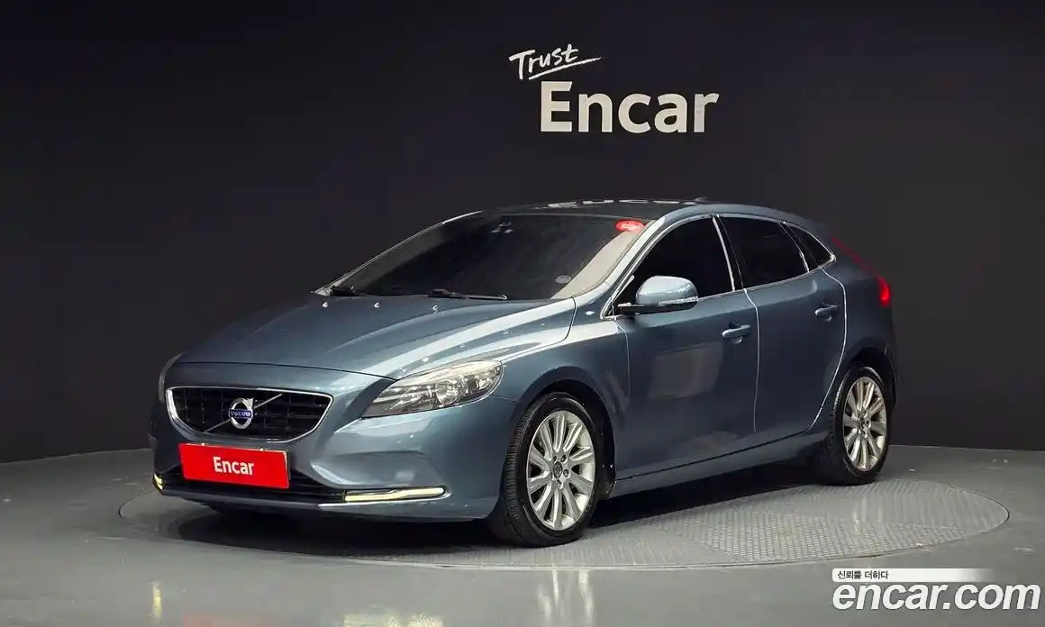 Volvo V40 2014 1.6 Автомат в Москве № 230682, фото 20