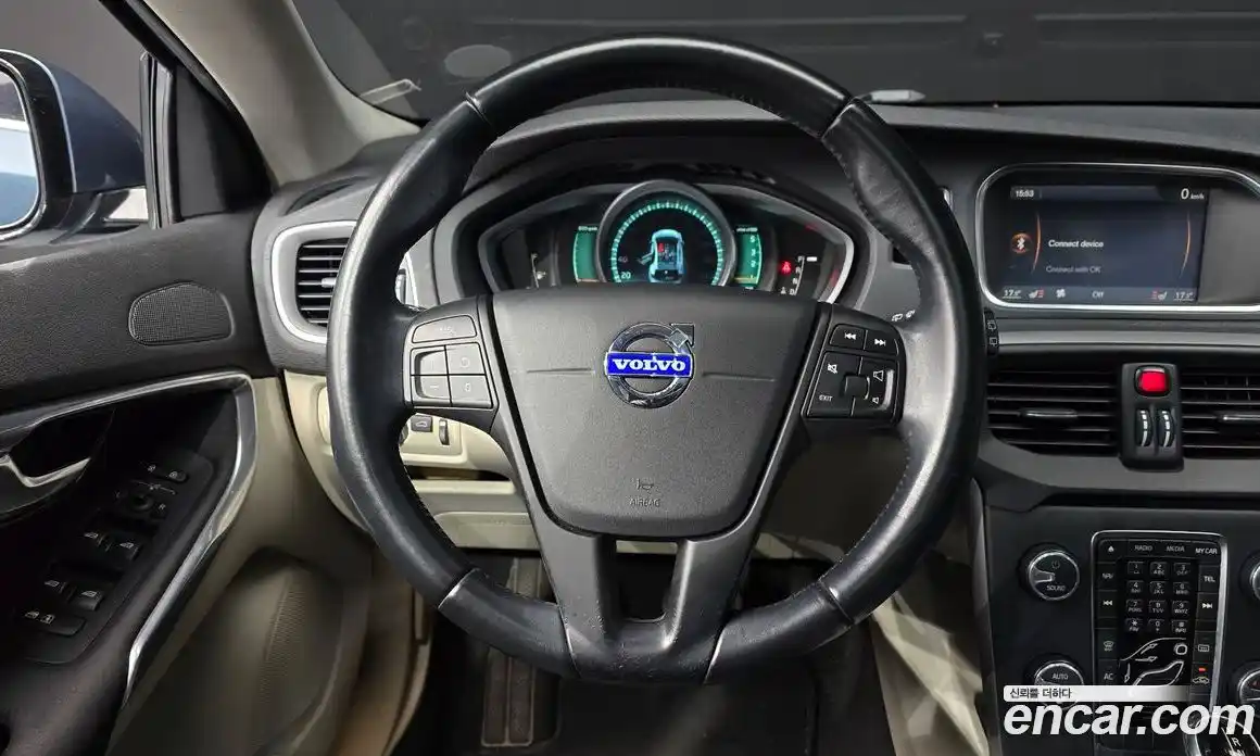 Volvo V40 2014 1.6 Автомат в Москве № 230682, фото 7