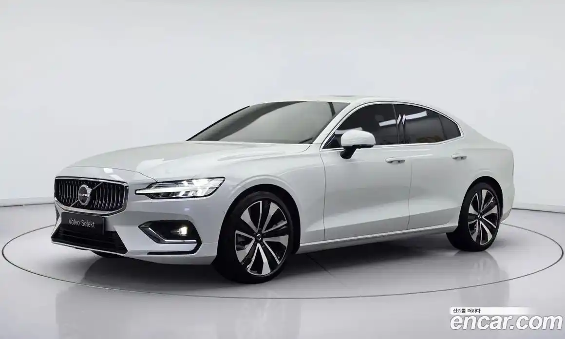 Volvo S60 2023 2.0 Автомат в Москве № 230822, фото 1