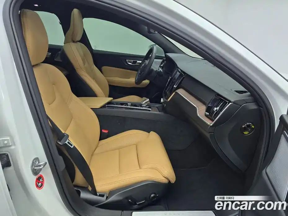 Volvo S60 2023 2.0 Автомат в Москве № 230822, фото 11