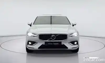 Volvo S60 2023 2.0 Автомат в Москве № 230822, миниатюра 2