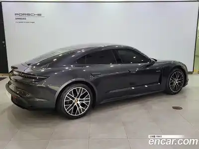 Porsche Taycan 2023 0.6 Автомат в Москве № 231060, миниатюра 2