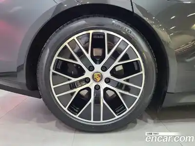 Porsche Taycan 2023 0.6 Автомат в Москве № 231060, миниатюра 6