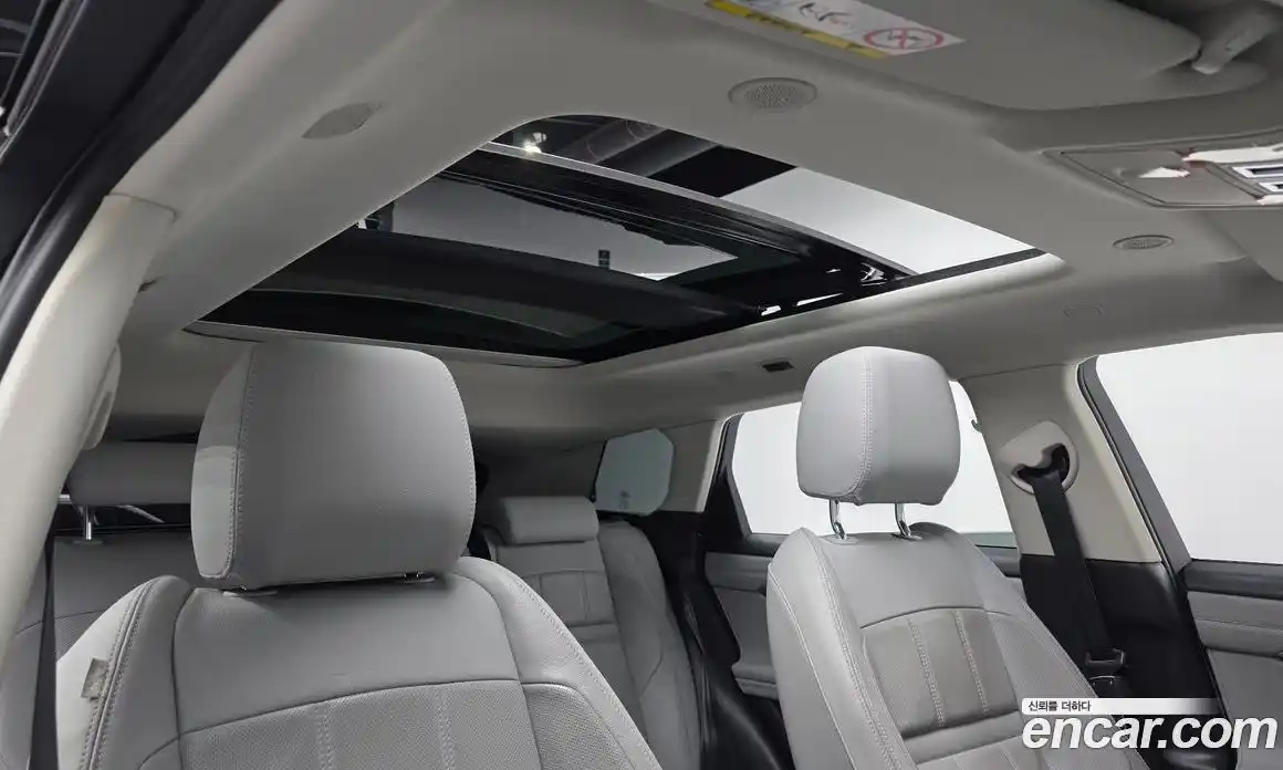 Land Rover Range-Rover Evoque 2022 2.0 Автомат в Москве № 231229, фото 17