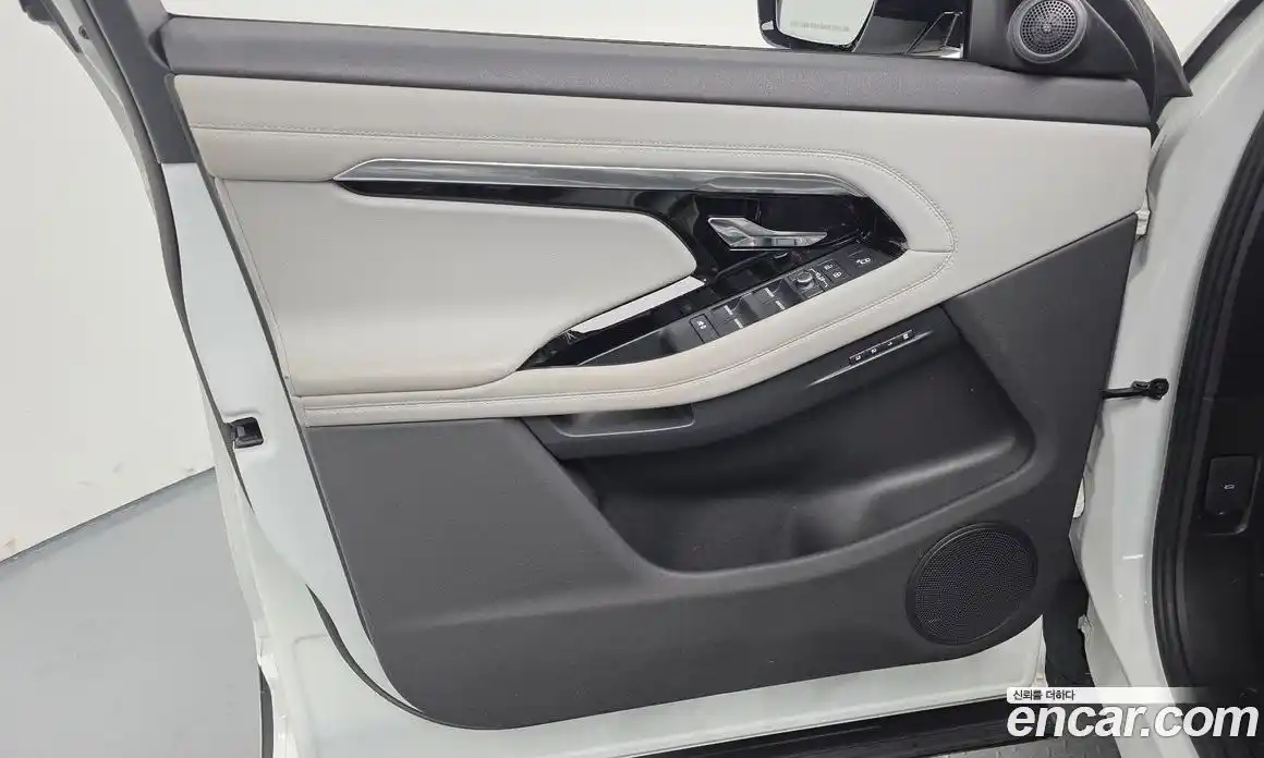 Land Rover Range-Rover Evoque 2022 2.0 Автомат в Москве № 231229, фото 18