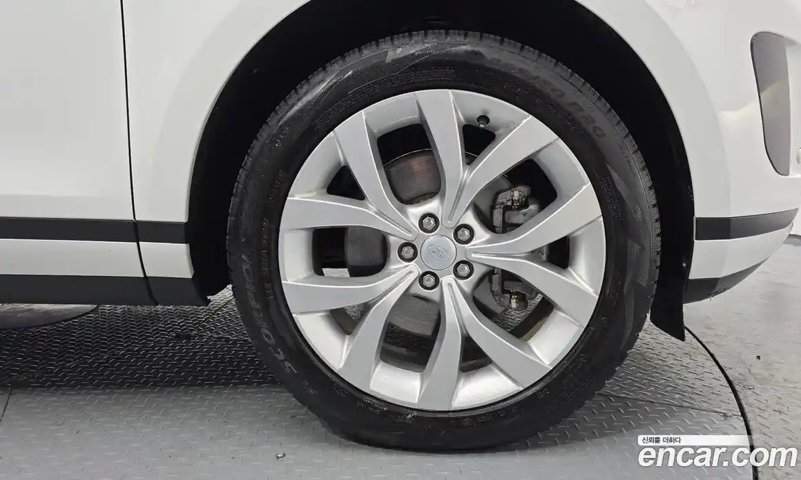 Land Rover Range-Rover Evoque 2022 2.0 Автомат в Москве № 231229, фото 5