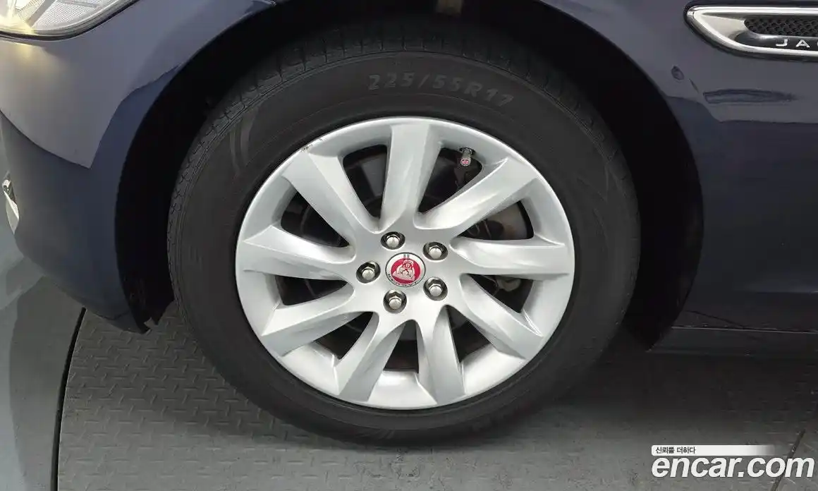 Jaguar XF 2017 2.0 Автомат в Москве № 239893, фото 13