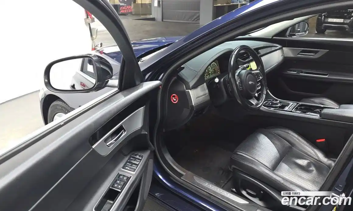 Jaguar XF 2017 2.0 Автомат в Москве № 239893, фото 7