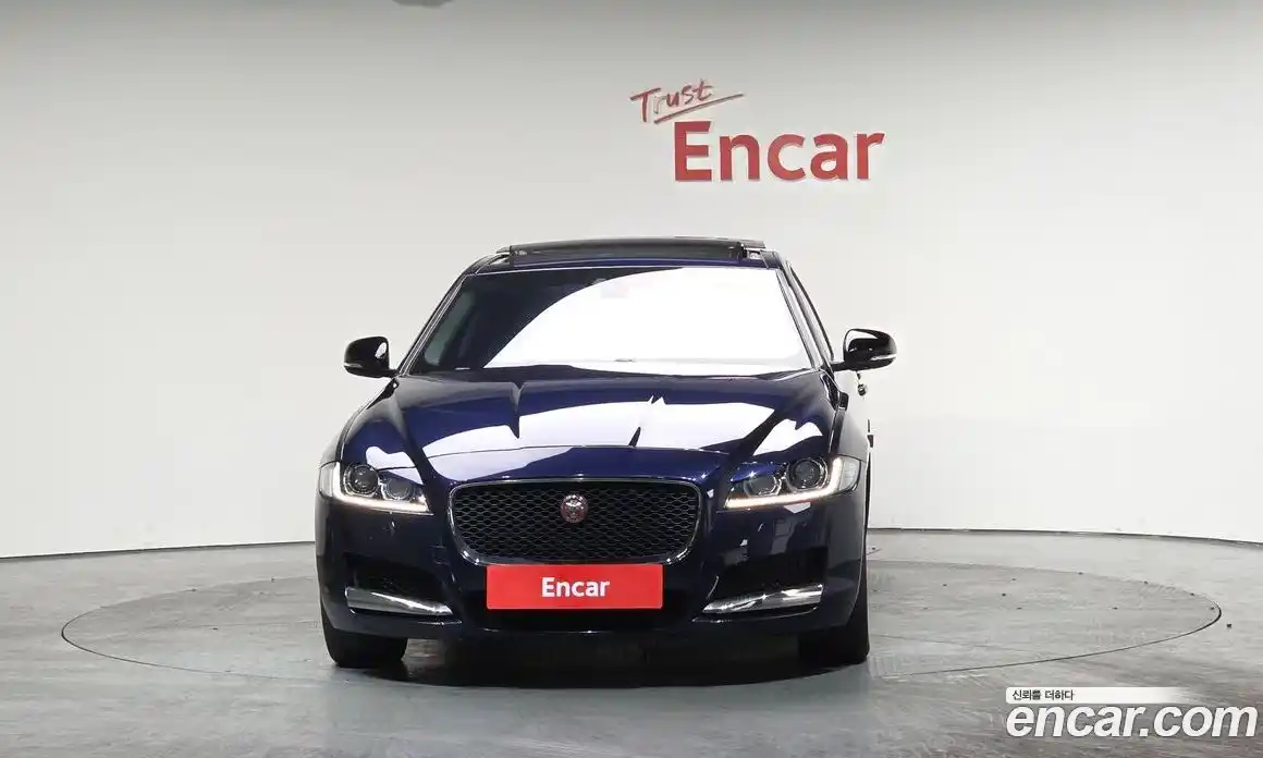 Jaguar XF 2017 2.0 Автомат в Москве № 239893, фото 9