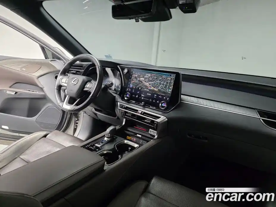 Lexus RX 2023 2.5 Автомат в Москве № 254331, фото 6