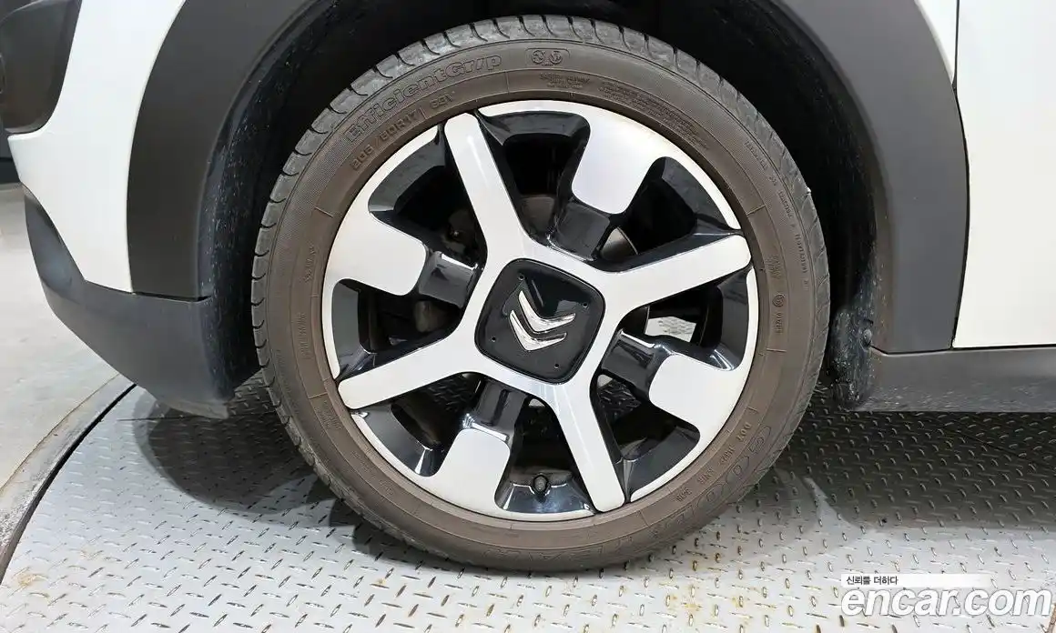 Citroen C4 Cactus 2017 1.6 Автомат в Москве № 256792, фото 5