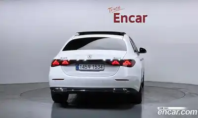 Mercedes-Benz E-Class 2025 2.0 Автомат в Москве № 262173, миниатюра 4