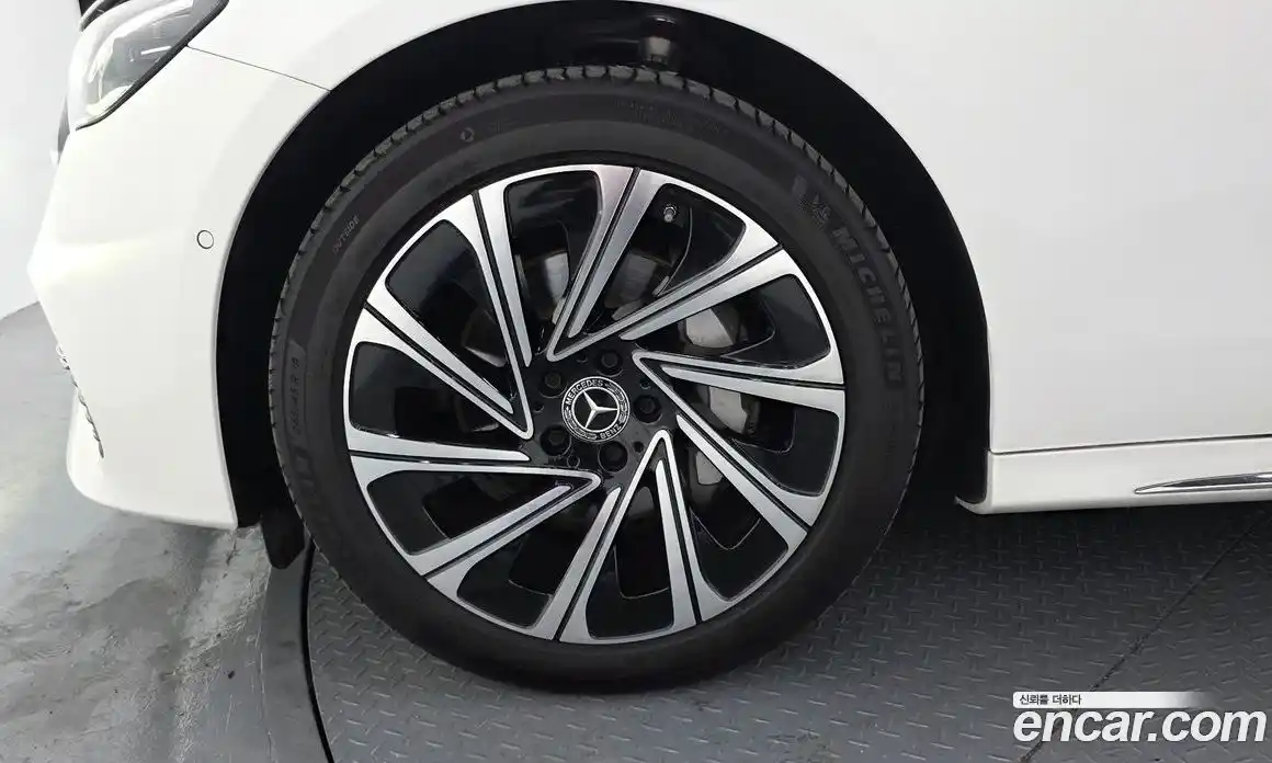 Mercedes-Benz E-Class 2025 2.0 Автомат в Москве № 262173, фото 5