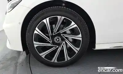 Mercedes-Benz E-Class 2025 2.0 Автомат в Москве № 262173, миниатюра 5