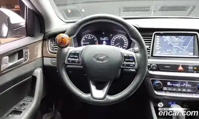 Hyundai Sonata 2019 2.0 Автомат в Москве № 2711, миниатюра 2