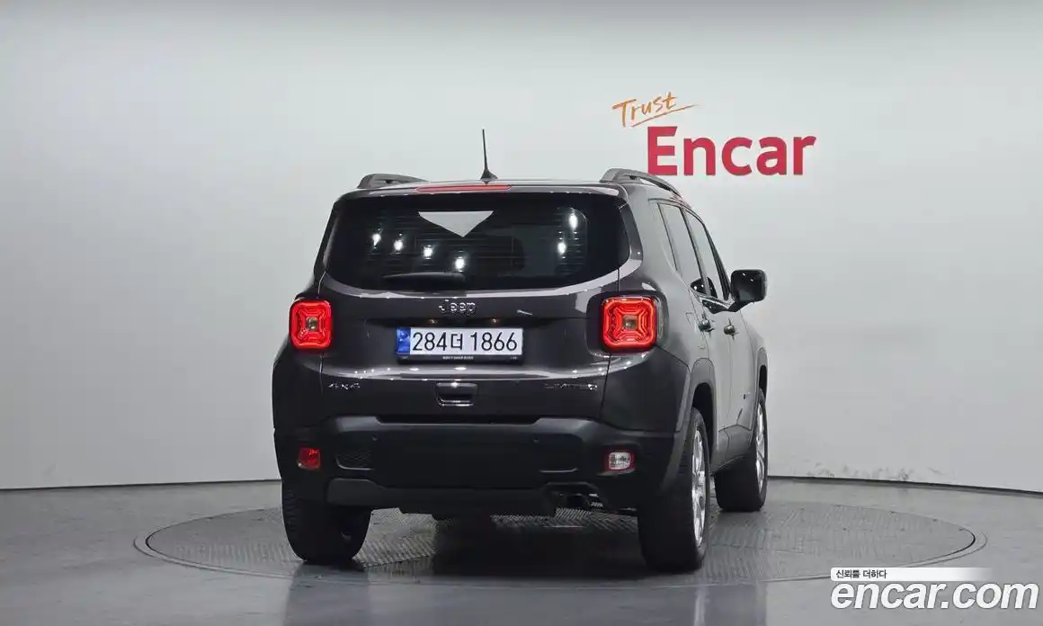 Jeep Renegade 2021 2.4 Автомат в Москве № 273265, фото 15