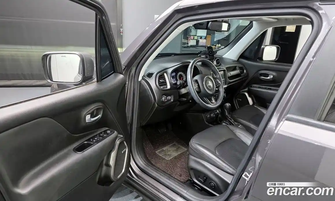 Jeep Renegade 2021 2.4 Автомат в Москве № 273265, фото 16