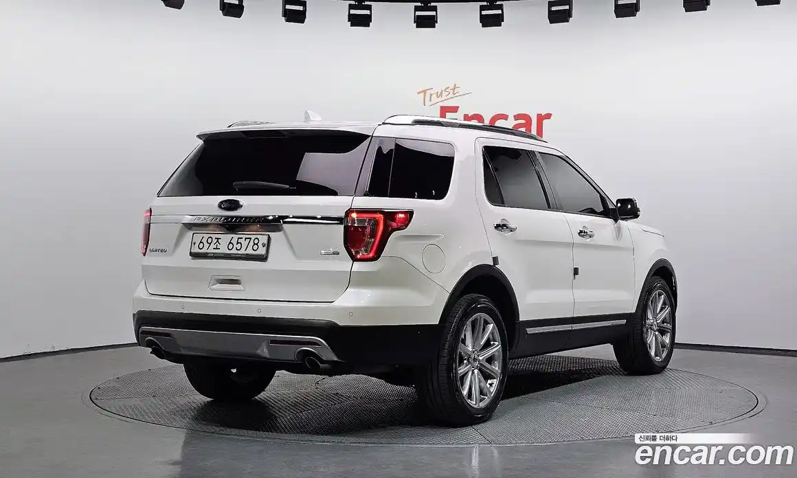 Ford Explorer 2017 2.3 Автомат в Москве № 273418, фото 2