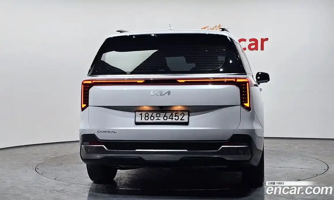 Kia Canival 2025 2.2 Автомат в Москве № 287322, фото 3