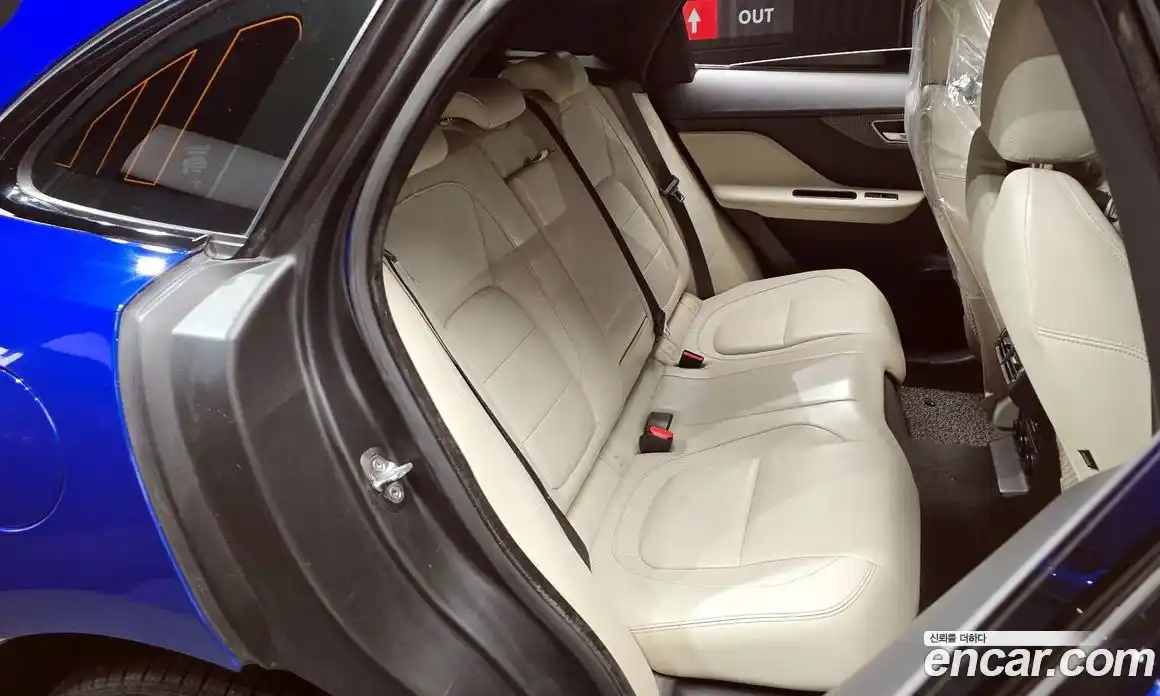 Jaguar F-Pace 2017 3.0 Автомат в Москве № 320231, фото 14