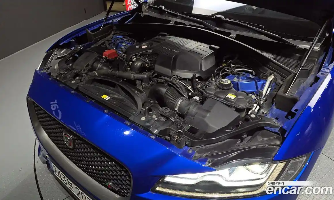 Jaguar F-Pace 2017 3.0 Автомат в Москве № 320231, фото 20