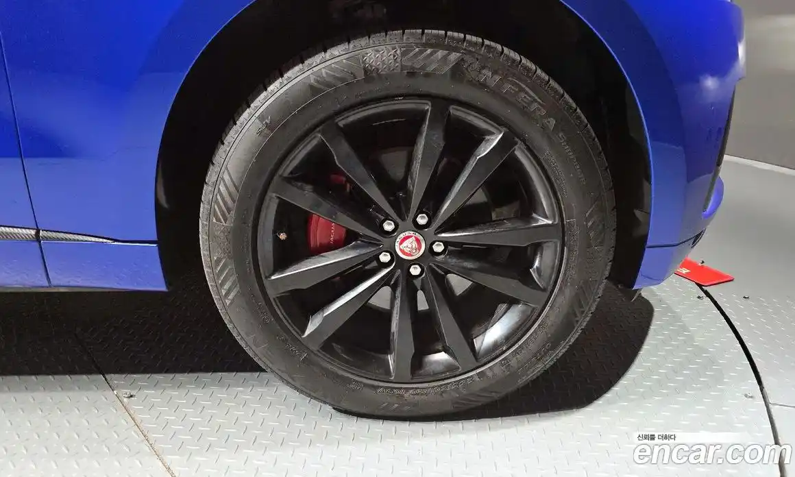 Jaguar F-Pace 2017 3.0 Автомат в Москве № 320231, фото 3